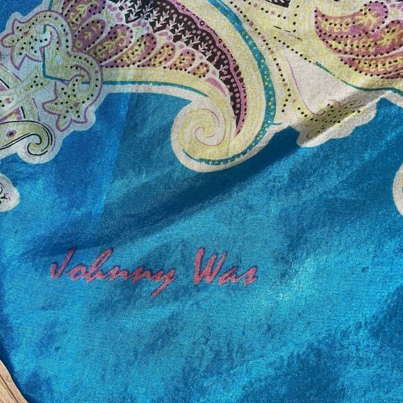 Johnny Was 100% Silk Gorgeous Floral Square Tassled Scarf 42 x 42 - Picture 7 of 8